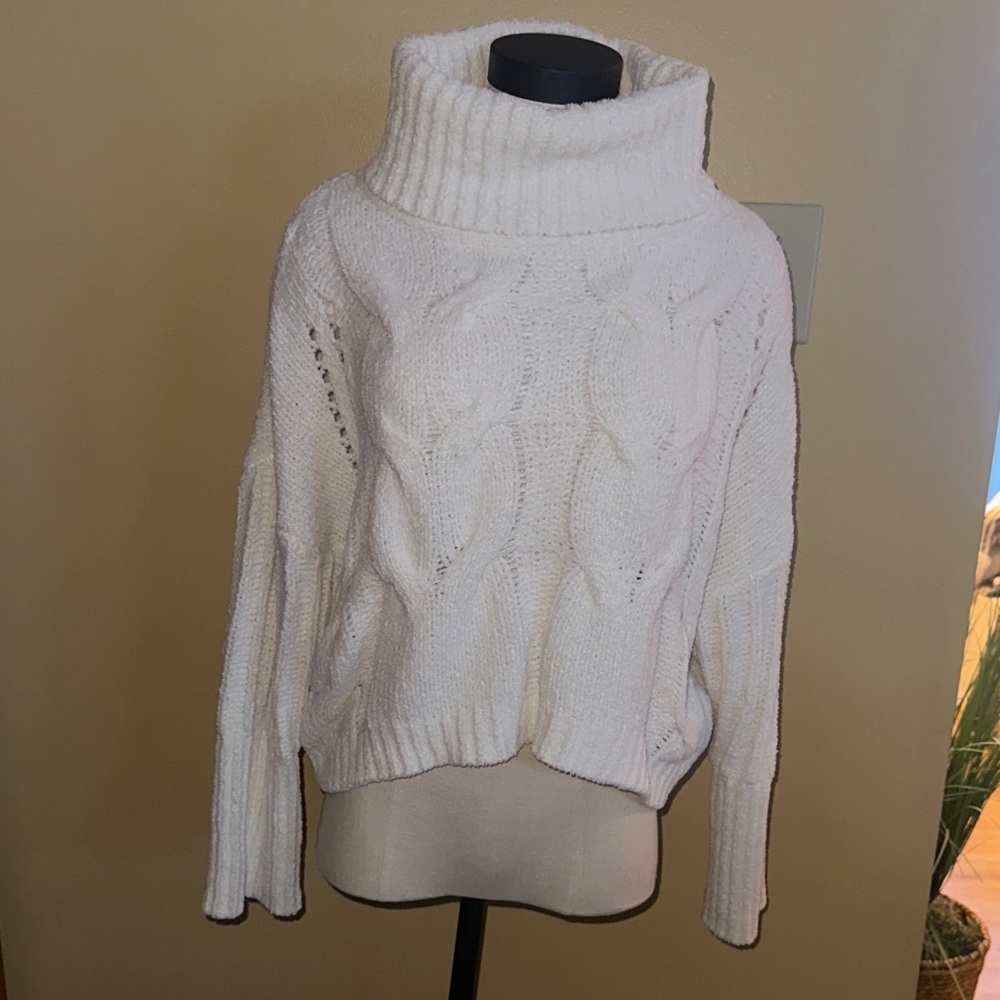moon & madison Ivory Cable Knit Turtleneck Sweater